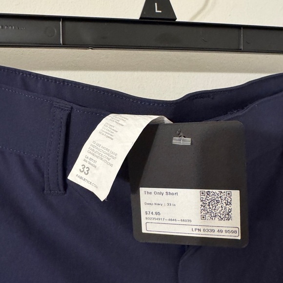 Fabletics The Only Short NWT 33” - Picture 5 of 6